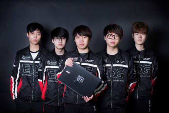 自由表达自 自由表达自